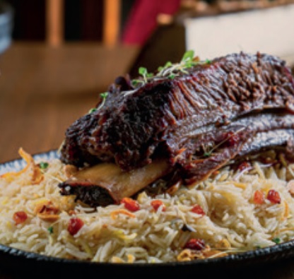 أضلع البقر المدخنة مع الرز