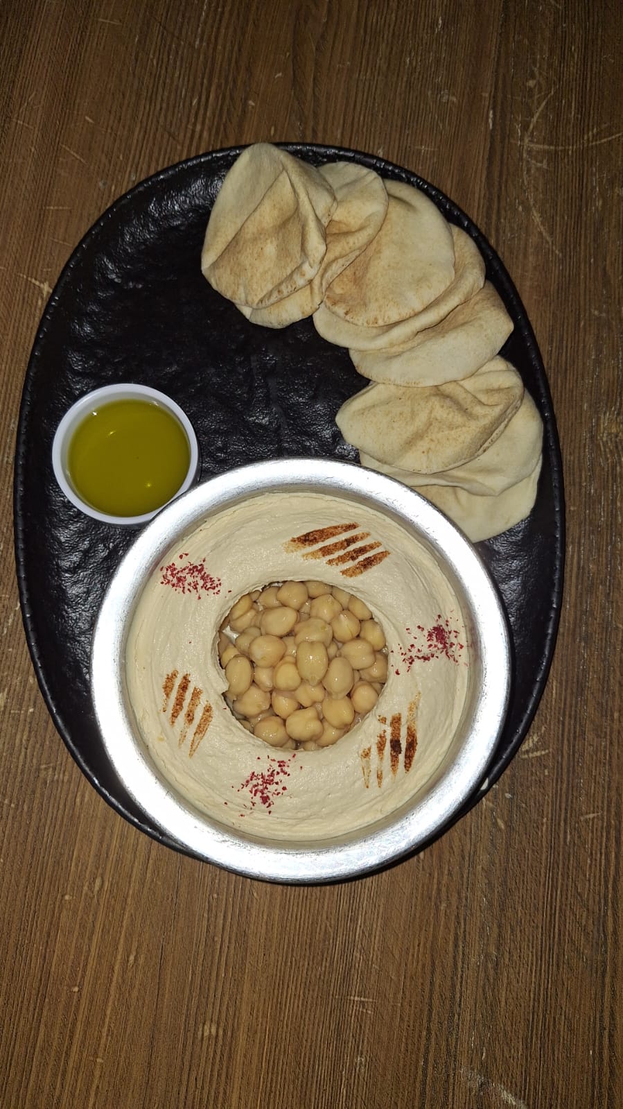 حمص بالطحينة