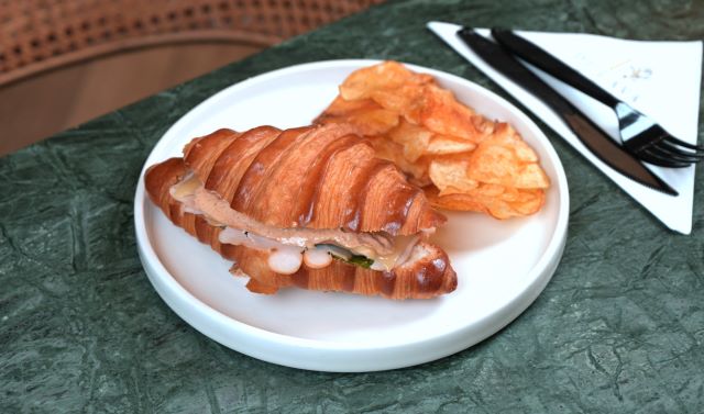 سبانخ دجاج ديك رومي كرواسون