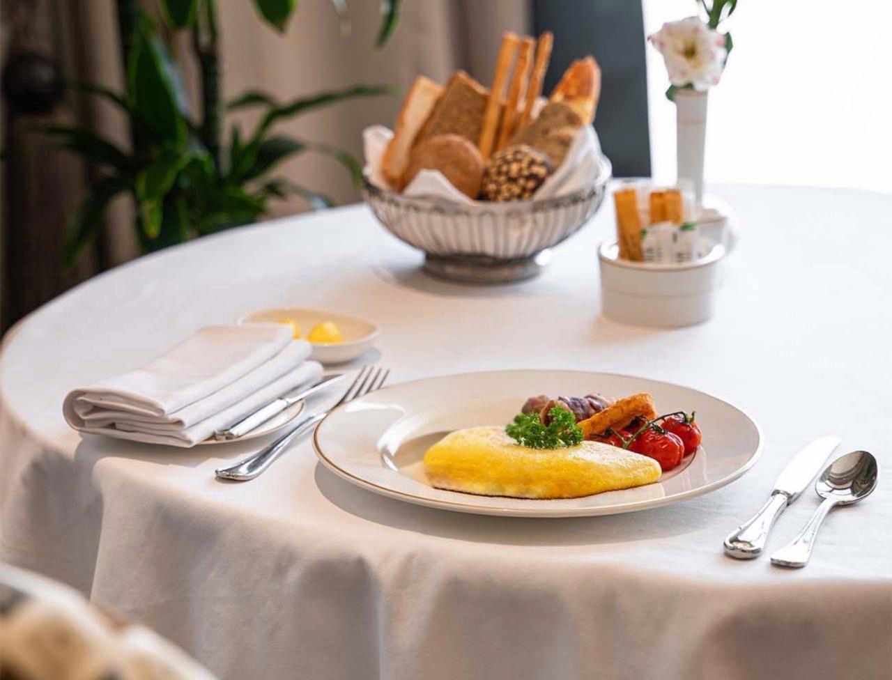 بيضتان أومليت طازجة