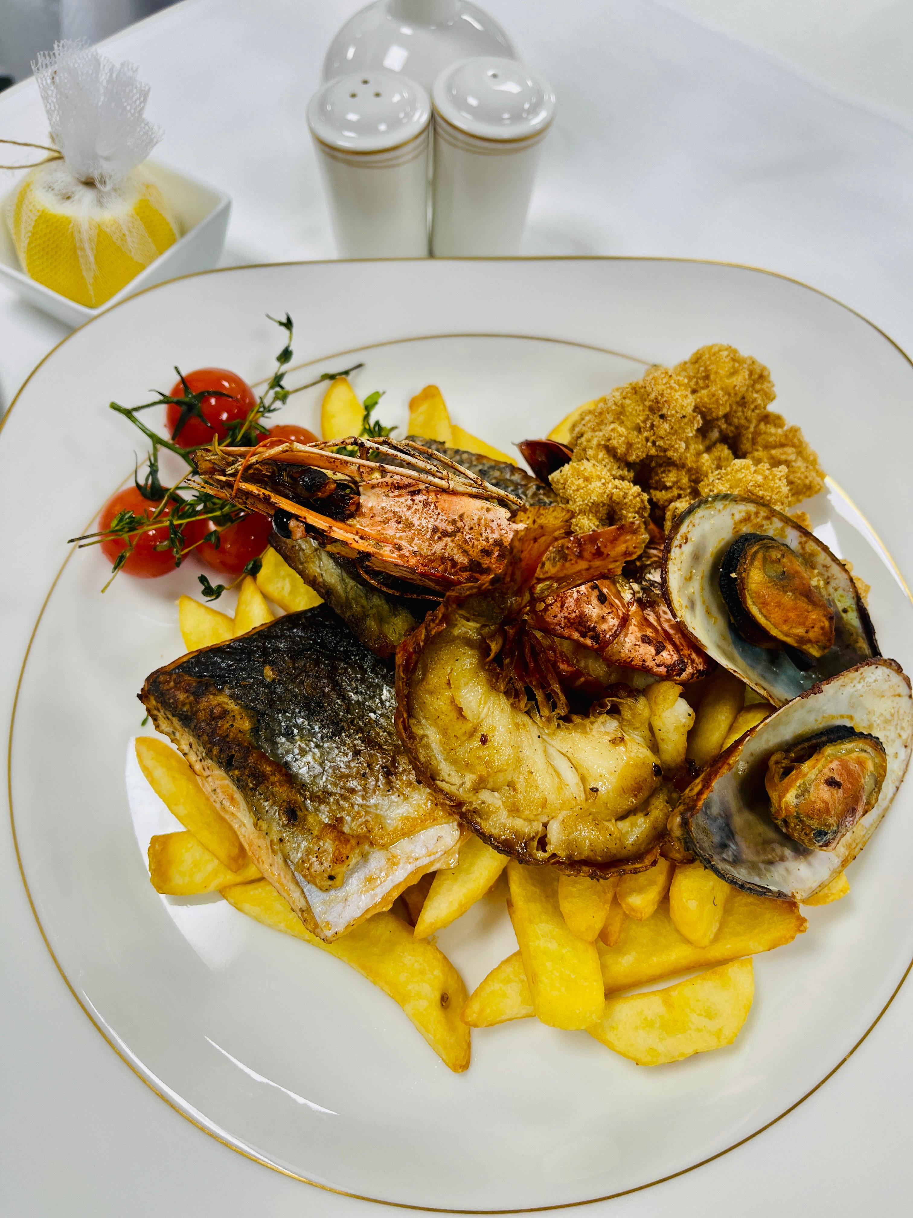 مأكولات بحرية مشكلة