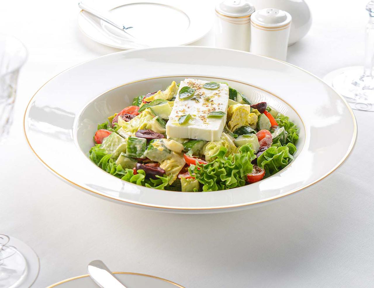 سلطة يونانية