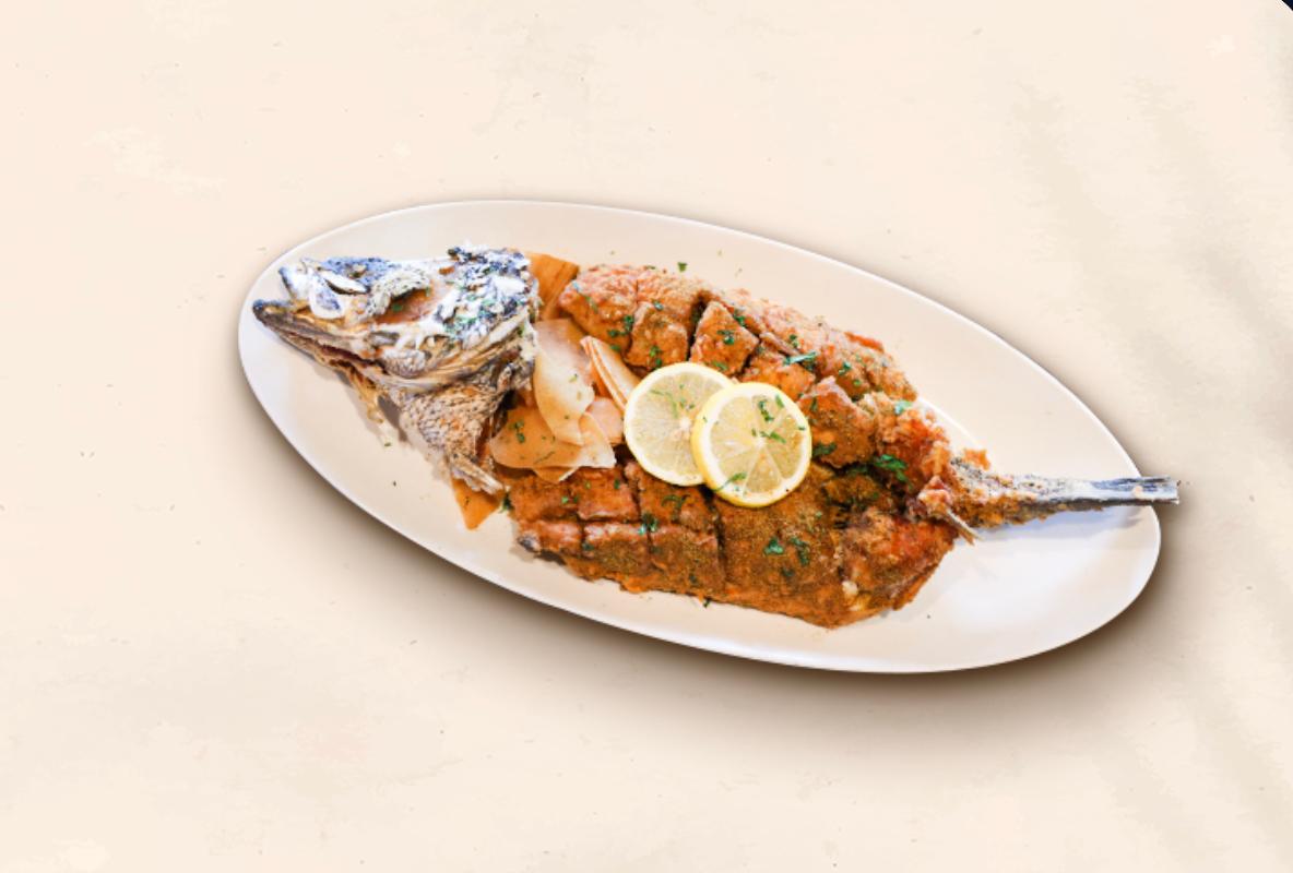 قاروص مقلي بطريقة المنجا