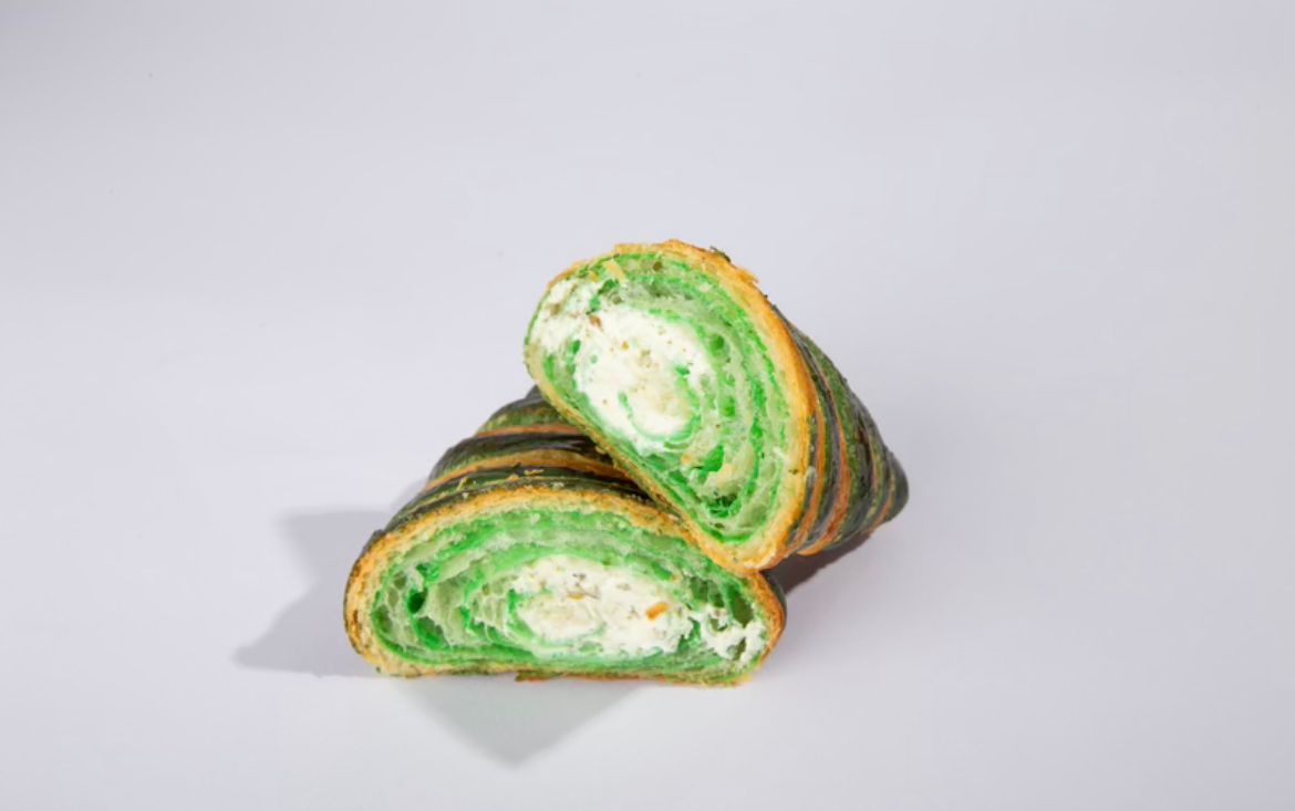 كرواسون زعتر و لبنة