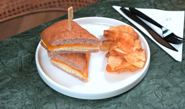 أربعة جبن هالبينو